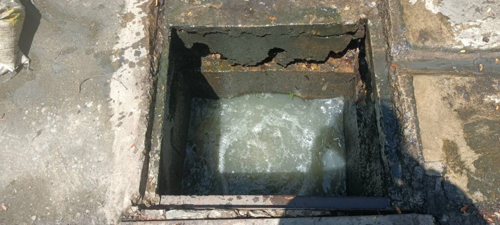 ลอกท่อ ช่างลอกท่อ ลอกท่อระบายน้ำ