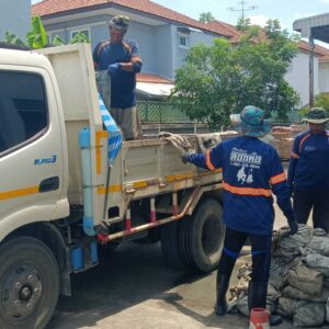 ลอกท่อระบายน้ำ